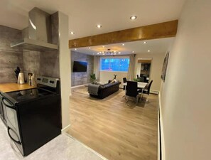 Interior - Manhattan - Industrial & Modern Apartment by LRT (Edmonton)
