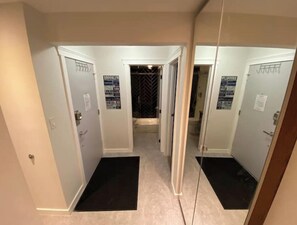 Interior - Manhattan - Industrial & Modern Apartment by LRT (Edmonton)