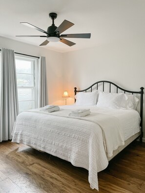 3 bedrooms, desk, iron/ironing board, travel crib - The Gem - Spacious 3/2 House near ACU (Abilene)