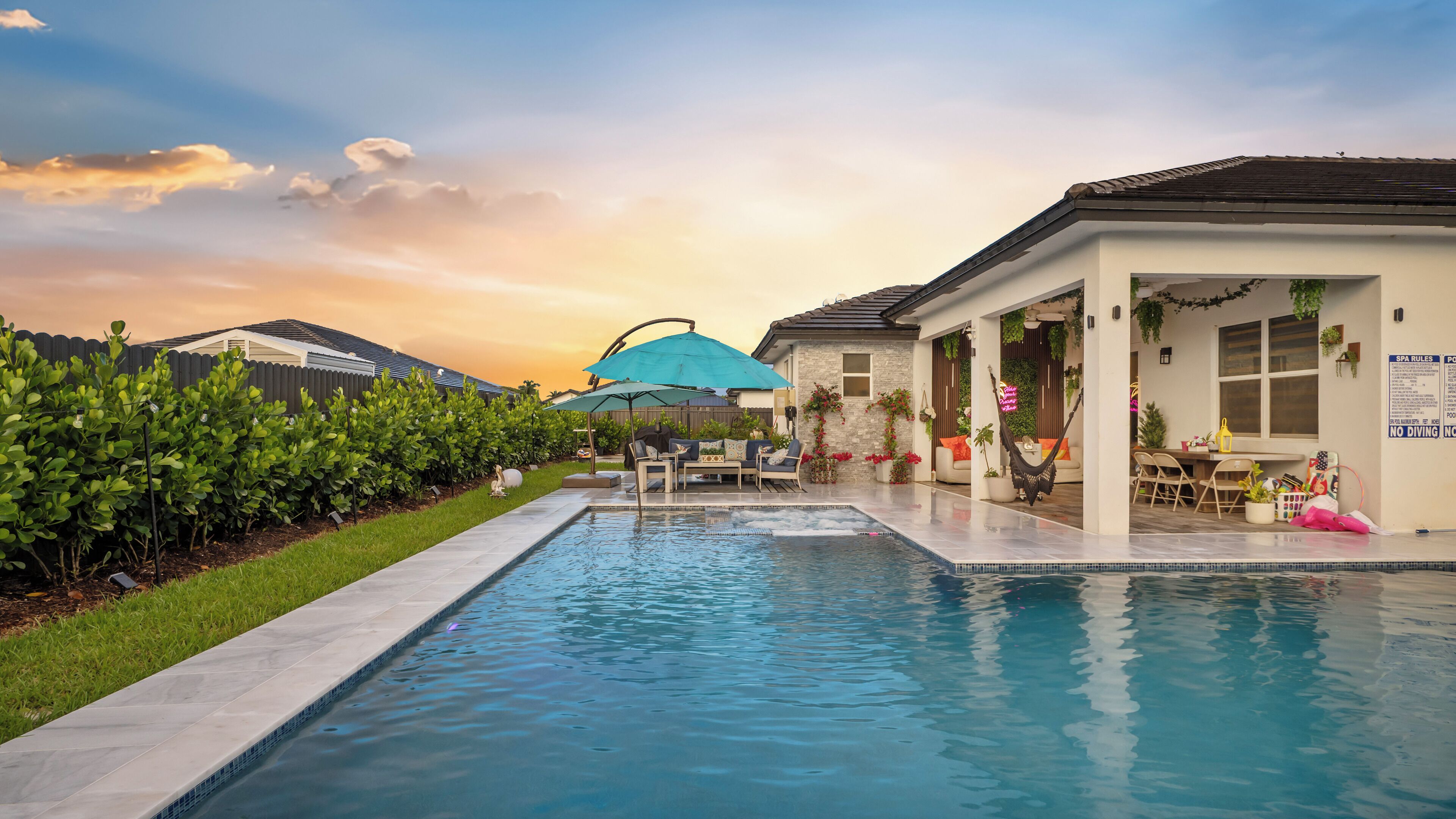 Een verwarmd zwembad