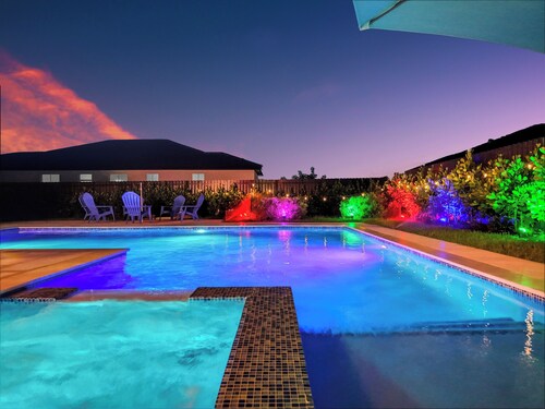 Villa Oasis with Heated Pool • Gateway to Miami & Keys