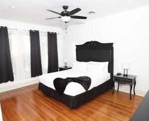 3 bedrooms, desk, iron/ironing board, free WiFi - Beautiful & Spacious Apartment in Uptown with Wi-Fi, AC, Hulu (New Orleans)