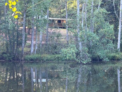 Magnolia Cabin - Peaceful, Relaxing Getaway Nestled on the Farm