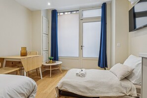 1 bedroom, travel cot, free WiFi, bed sheets