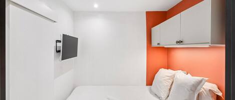 1 chambre, lit parapluie, Wi-Fi gratuit, draps fournis