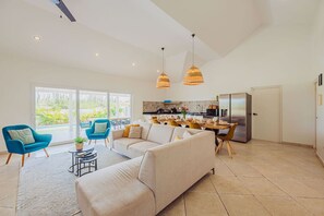 Fernseher, Stereoanlage