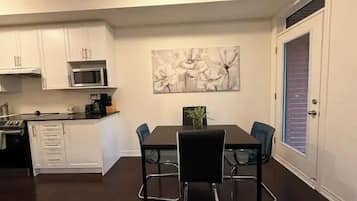 Deluxe Villa, Patio | In-room dining