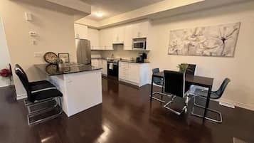 Villa Deluxe, patio | Servicio de comidas en la habitación