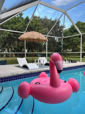 Outdoor pool - Luxury Miami Village w/Pool+Grill+MiniGolf (Miami)
