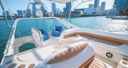 Luxury Miami Village w/Pool+Grill+MiniGolf