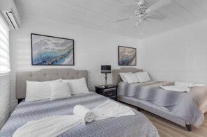 4 bedrooms, iron/ironing board, free WiFi, bed sheets - Luxury Miami Village w/Pool+Grill+MiniGolf (Miami)