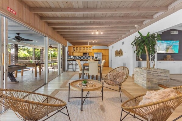 Interior - Luxury Miami Village w/Pool+Grill+MiniGolf (Miami)