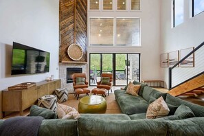 TV, fireplace, offices