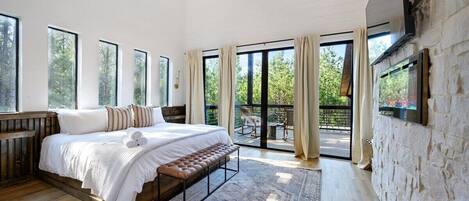 5 bedrooms, WiFi, bed sheets