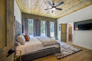 6 bedrooms, WiFi, bed sheets