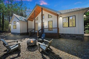 Terrace/patio - Pets | Heated Pool | Hot Tub | Fire Pit | Sleeps 7 (Broken Bow)
