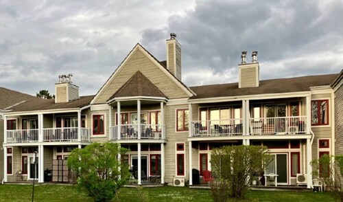 Chalet Aventure Orford - Cozy condo in beautiful Orford - WiFi, AC, fireplace   