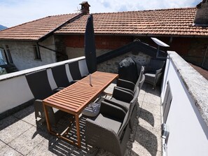 Outdoor dining - Natural stone rustico "Casa Marie" with views of Lake Como and Domaso (Vercana)