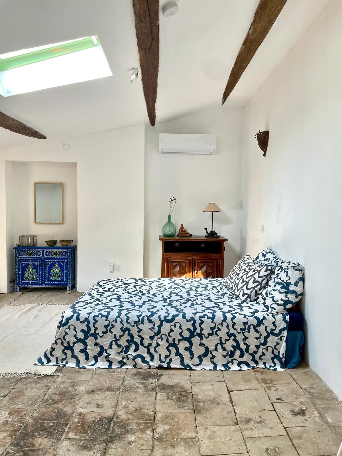 2 slaapkamers, een strijkplank/strijkijzer, wifi, beddengoed