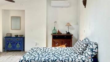 2 slaapkamers, een strijkplank/strijkijzer, wifi, beddengoed