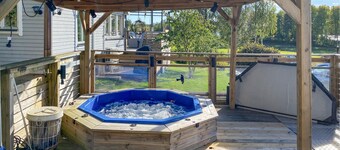 Cozy home in Tranås with lake view