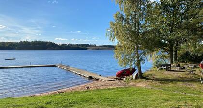 Cozy home in Tranås with lake view