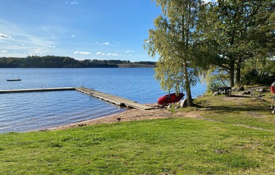 Cozy home in Tranås with lake view