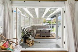 Unclassified image, 4 of 41, button - Harmony Homestead close to Beaches (Auckland)