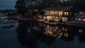 Exterior - LakeFront with Pool! HotTub! Game Room! Sleeps 20+

 (Hot Springs)