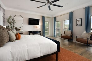 5 bedrooms, iron/ironing board, free WiFi, bed sheets - LakeFront with Pool! HotTub! Game Room! Sleeps 20+

 (Hot Springs)