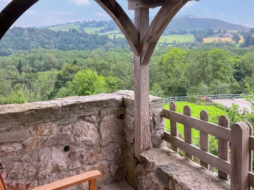 The Hayloft offers the perfect retreat in the stunning North Wales countryside.