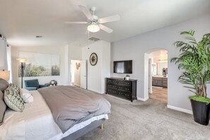 4 bedrooms, desk, iron/ironing board, WiFi
