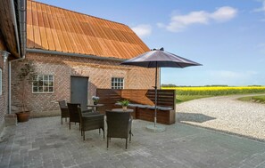 Terrace/patio - Nice home in Sønder Felding with sauna (Sønder Felding)