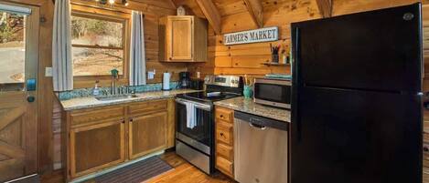 ثلاجة، ميكروويف، فرن، موقد طهي مسطح