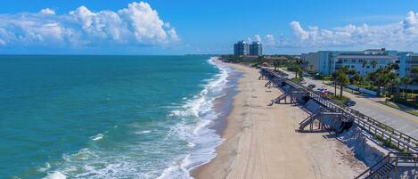 كراسي للتشمس، مناشف للشاطئ