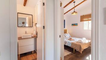 1 chambre, fer et planche Ă repasser, lit parapluie, Wi-Fi