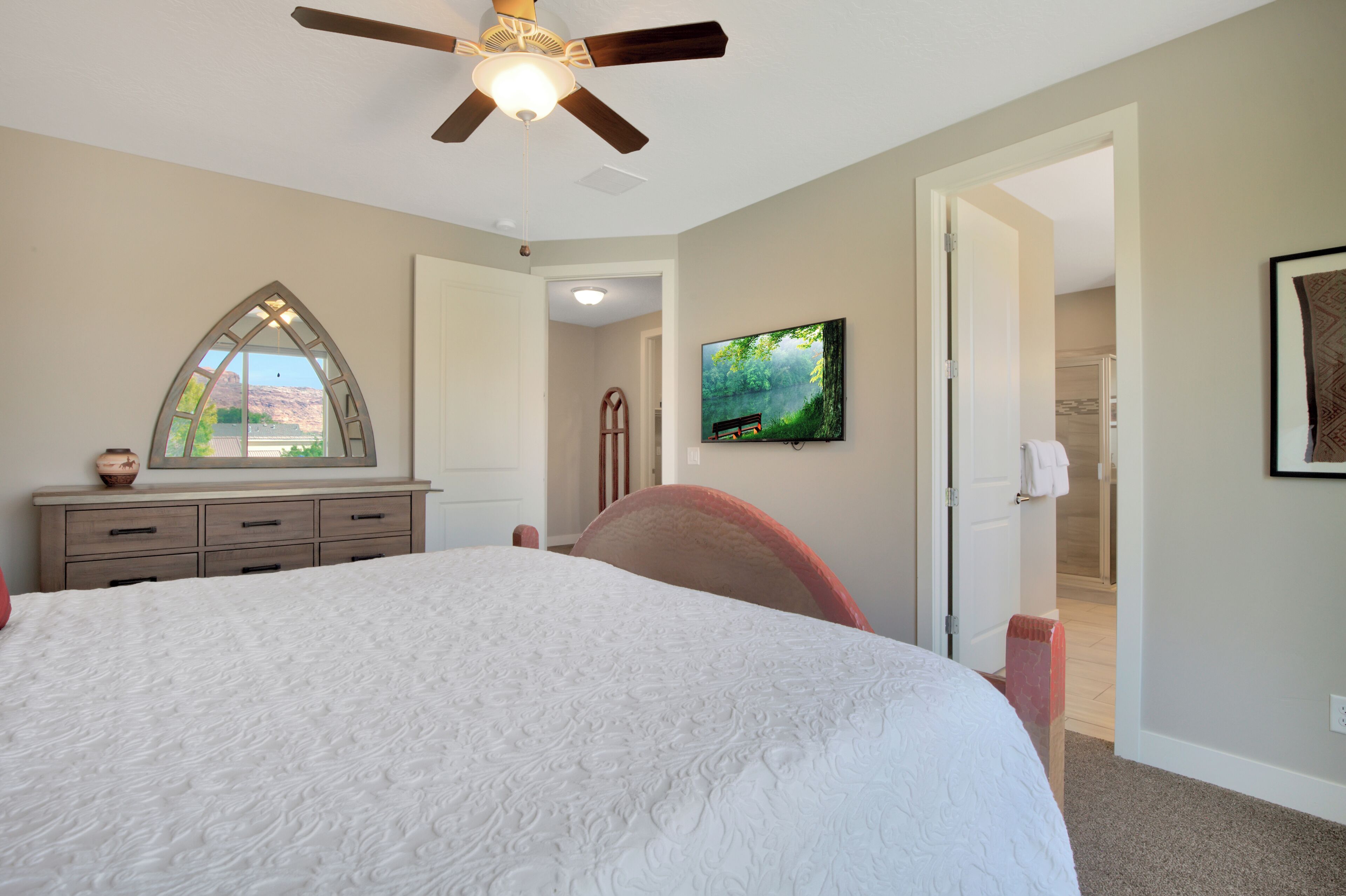 Family House, Mountain View | 4 bedrooms, iron/ironing board, WiFi (free)