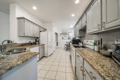 Spacious 3-Bedroom REMODELED Family Home in Stone Oak NEISD Shops Hospitals Golf