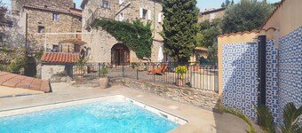 Lovely home in Cabrerolles with WiFi