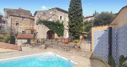 Lovely home in Cabrerolles with WiFi