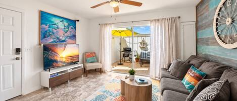 Smart TV, fireplace