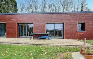 Outdoor dining - Gorgeous home in Plésidy (Plésidy)