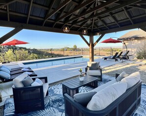 Terrace/patio - Large Cozy Estate w/ VIEWS! 5 Min to Downtown (Paso Robles)