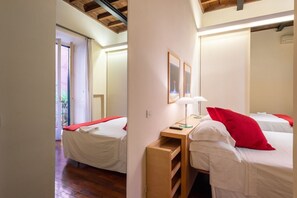 1 dormitorio, tabla de planchar con plancha, wifi y ropa de cama