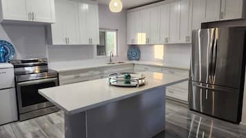 Fridge, microwave, oven, stovetop