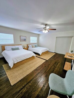 3 bedrooms, WiFi - Brickell Enclave / Sunny Retreat with pool (Miami)