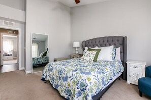 3 habitaciones, tabla de planchar con plancha, wifi y ropa de cama 