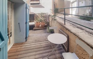 Terrace/patio - Amazing home in Cessenon-sur-Orb (Cessenon-sur-Orb)