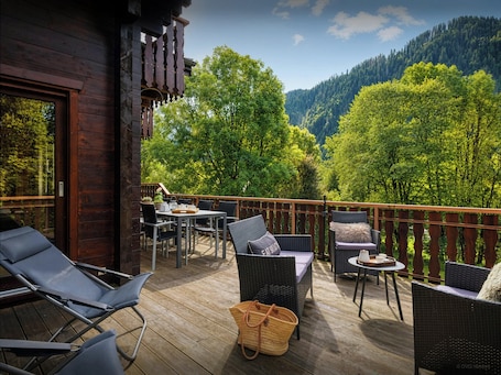 Restauration extérieure. Chalet Chavanette - explorez les montagnes 12p avec spa - OVO Network