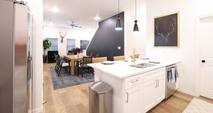 Game Day Oasis Near AT&T Stadium, Steps away from AT&T